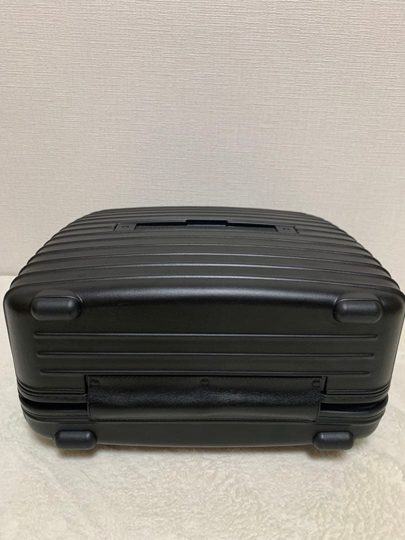 新品未使用　リモワ RIMOWA キャリーバッグ サルサ ハンドケース 23L