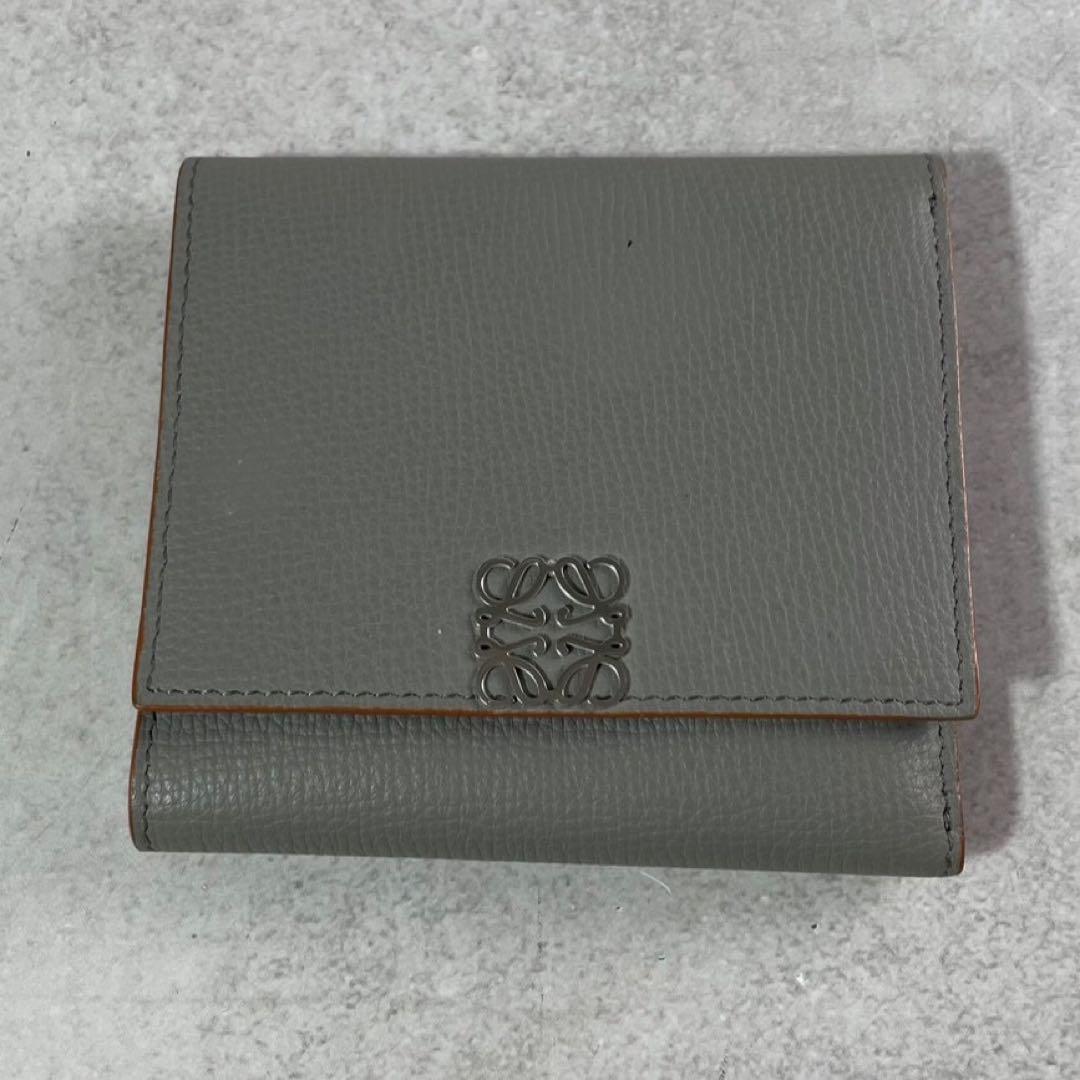 【大人気】 ロエベ トライフォールド アナグラム タン 三つ折り財布 グレー