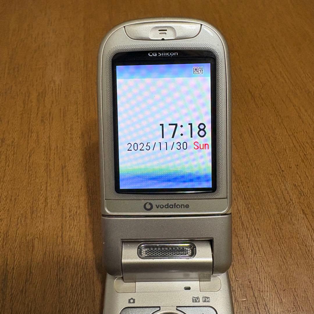美品❣️非売品❣️充電器付き Vodafone LG Silicon 折りたたみ携帯