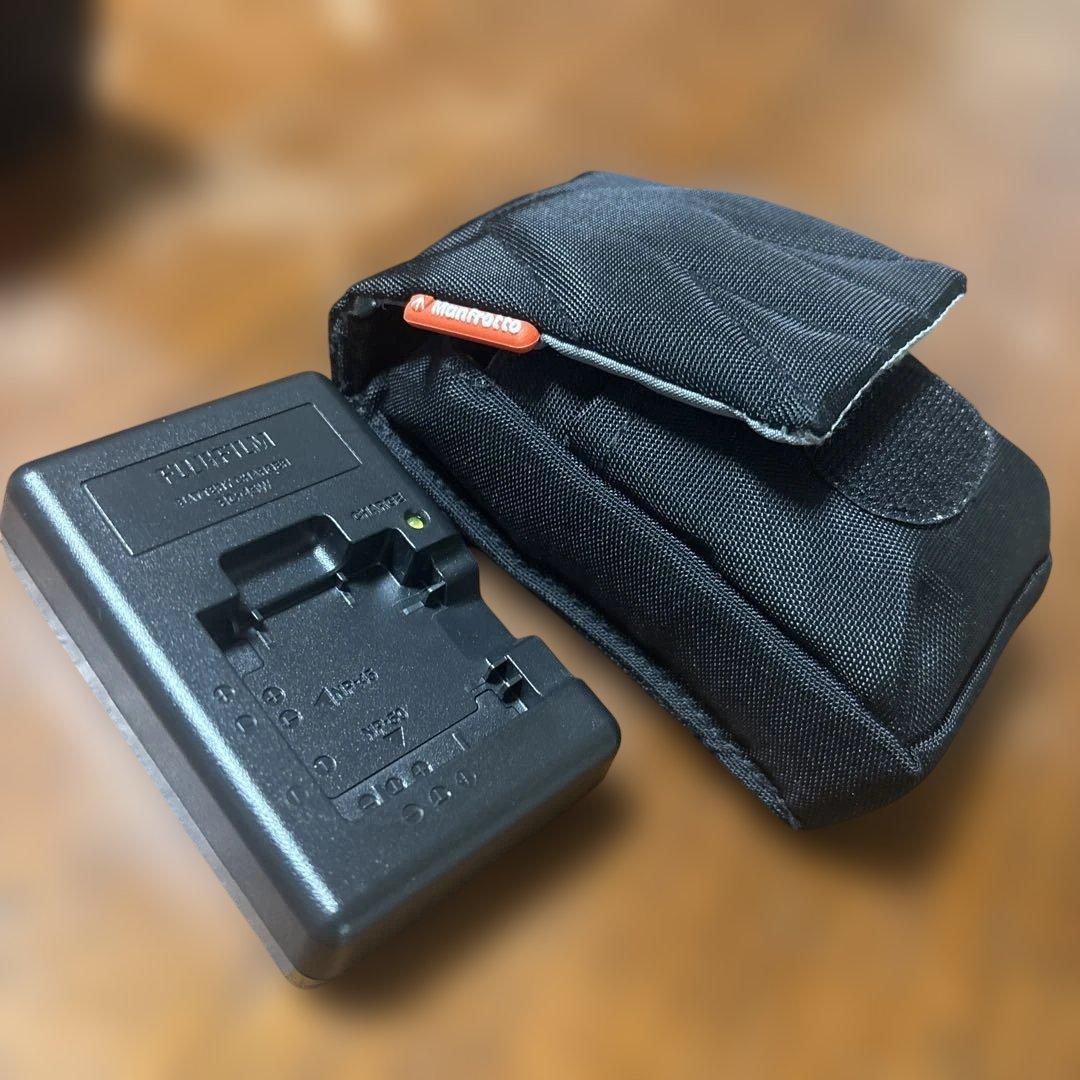 Fujifilm EXR 16メガピクセル コンパクトデジタルカメラ　F750？