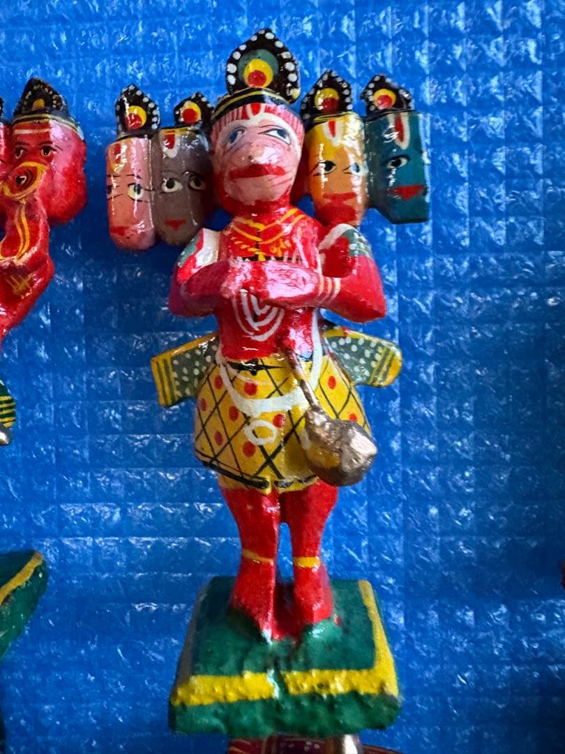 ヒンドゥー教の像　ビシュヌ　ハヌマーン　ドルガ　クリシュナ　ブラフマー