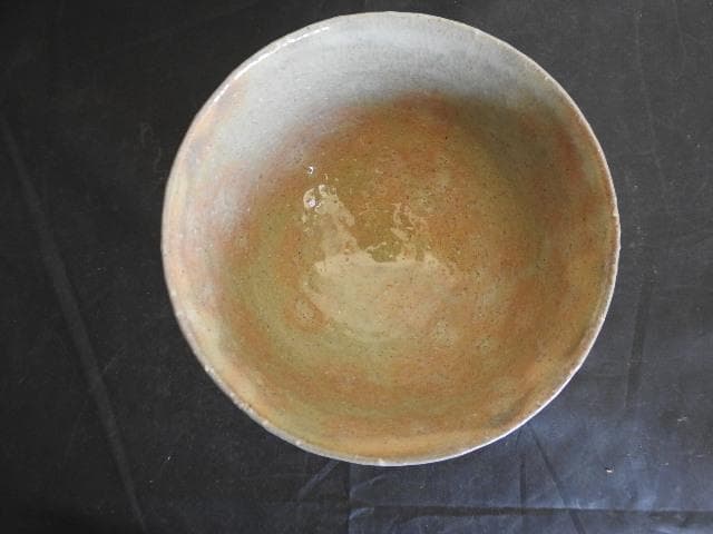 三輪敏之造　萩茶碗　共箱　MA493