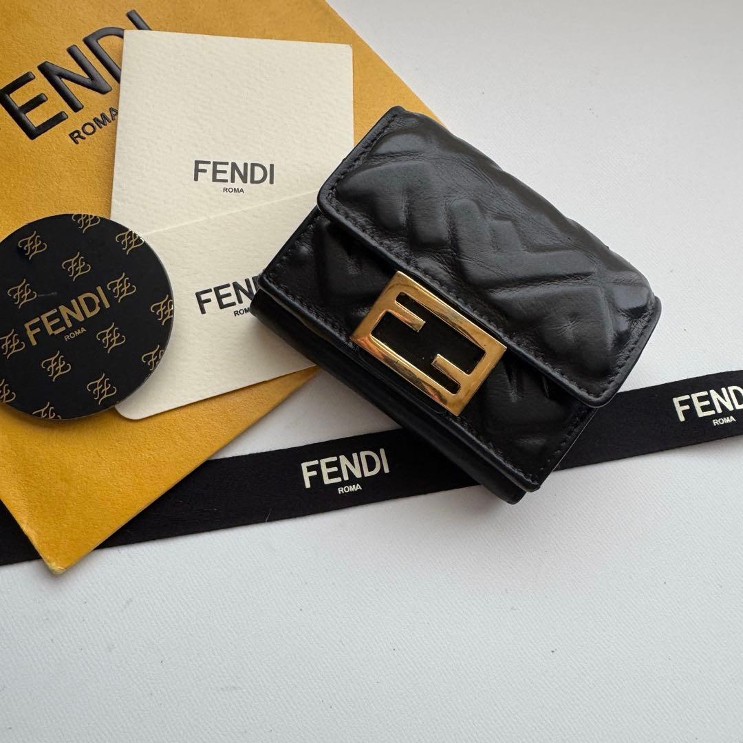 【美品】 41 FENDI フェンディ 3つ折り財布