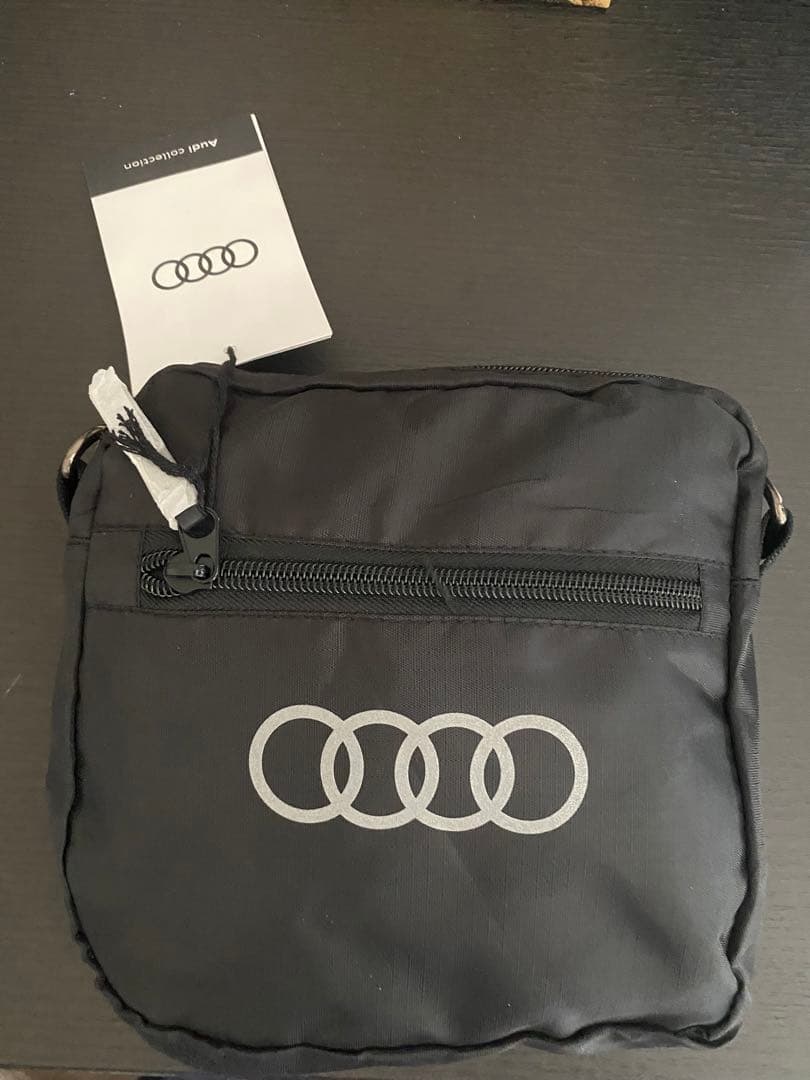 1.バッグ2.レインコート3.グラス×2 4.マグカップ5.キーホルダー×2