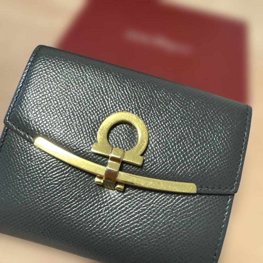 Salvatore Ferragamo 二つ折り財布