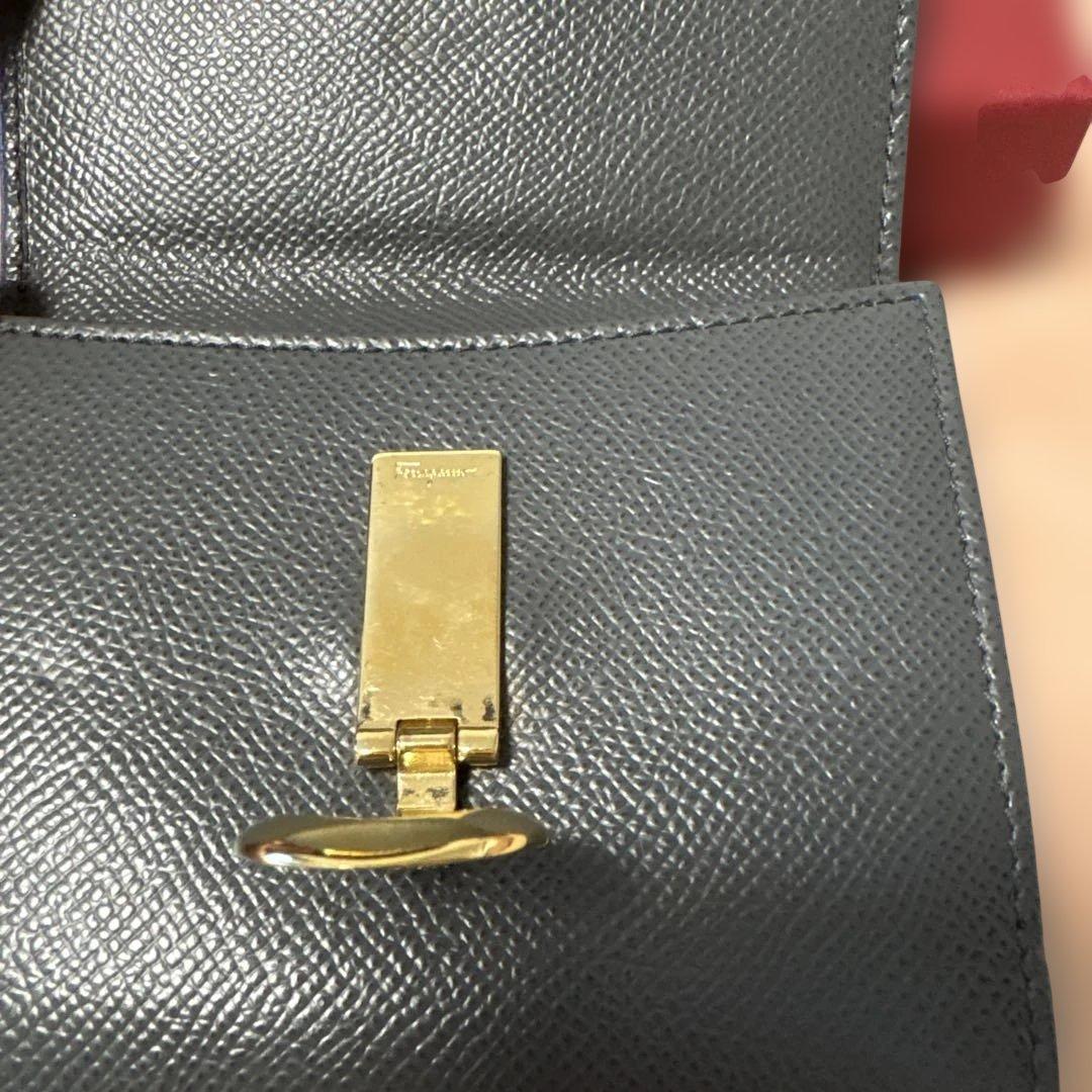 Salvatore Ferragamo 二つ折り財布