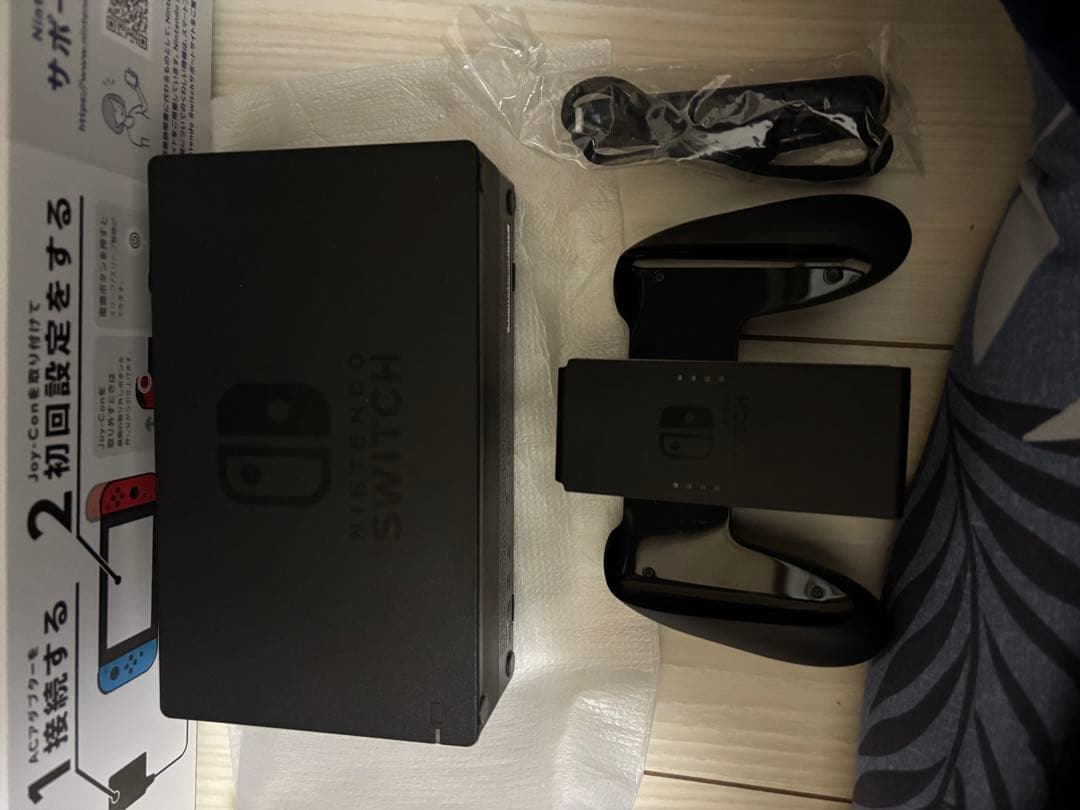 極美品Nintendo Switch ネオンレッド/ネオンブルー 本体