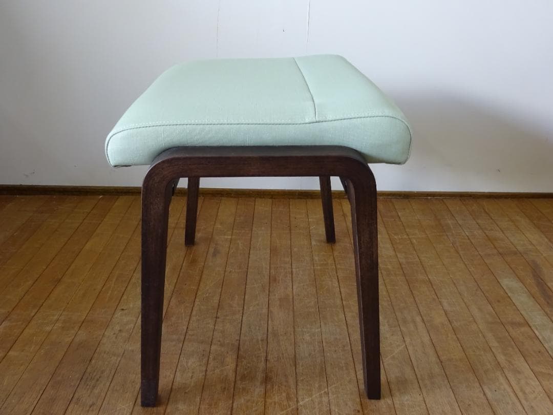 じんちょうげ　カリモク　CT0406　スタッキングチェア　スツール　　美品