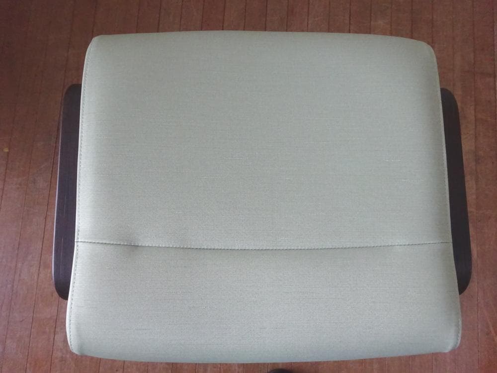 じんちょうげ　カリモク　CT0406　スタッキングチェア　スツール　　美品