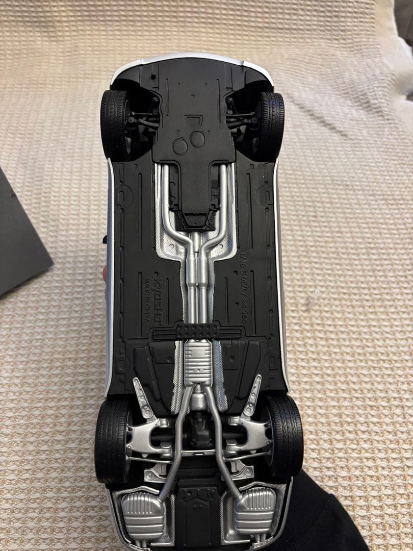 BMW 7シリーズ ミニカー 1/18 シルバー