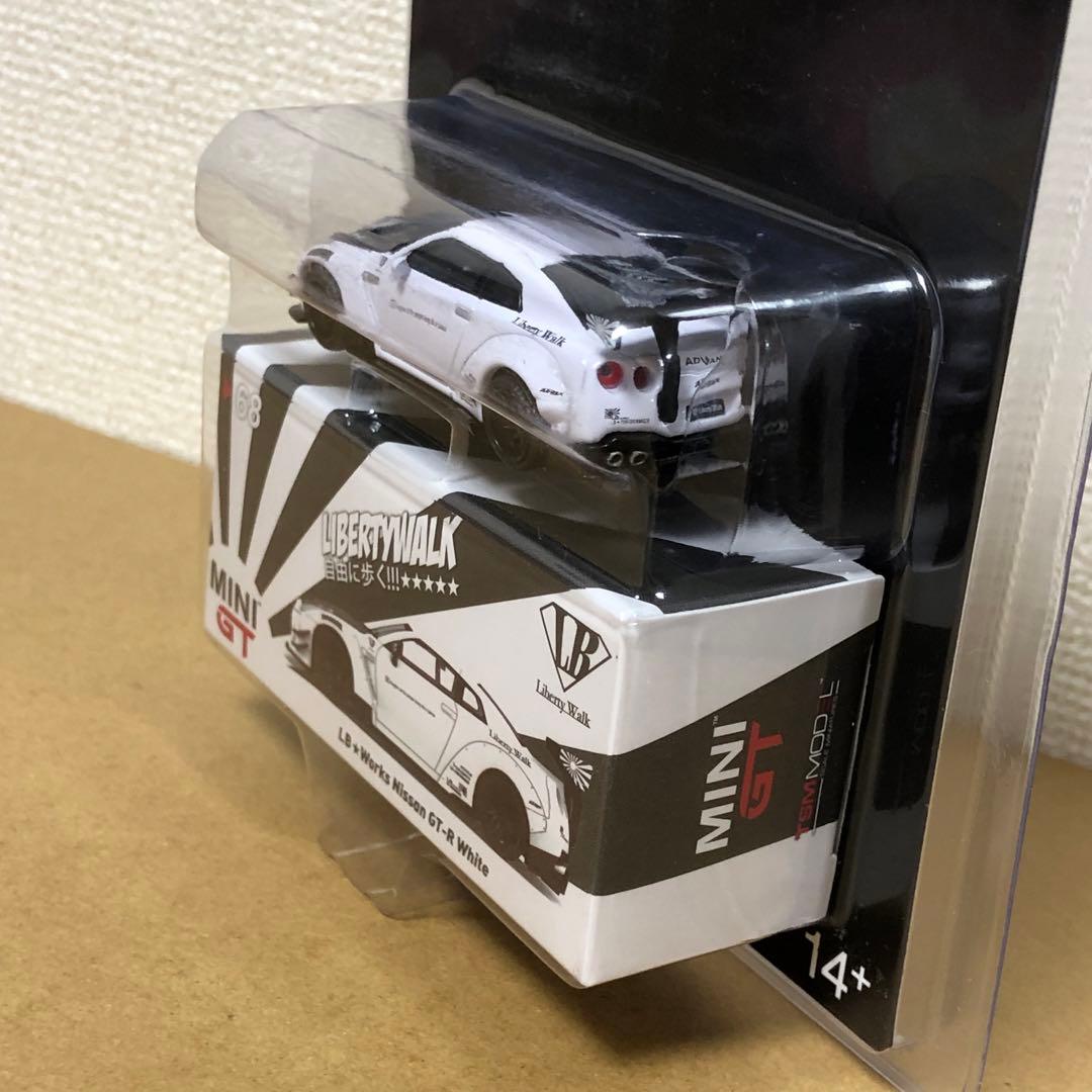 MINI GT ミニGT　LB WORKS　NISSAN GT-R　WHITE