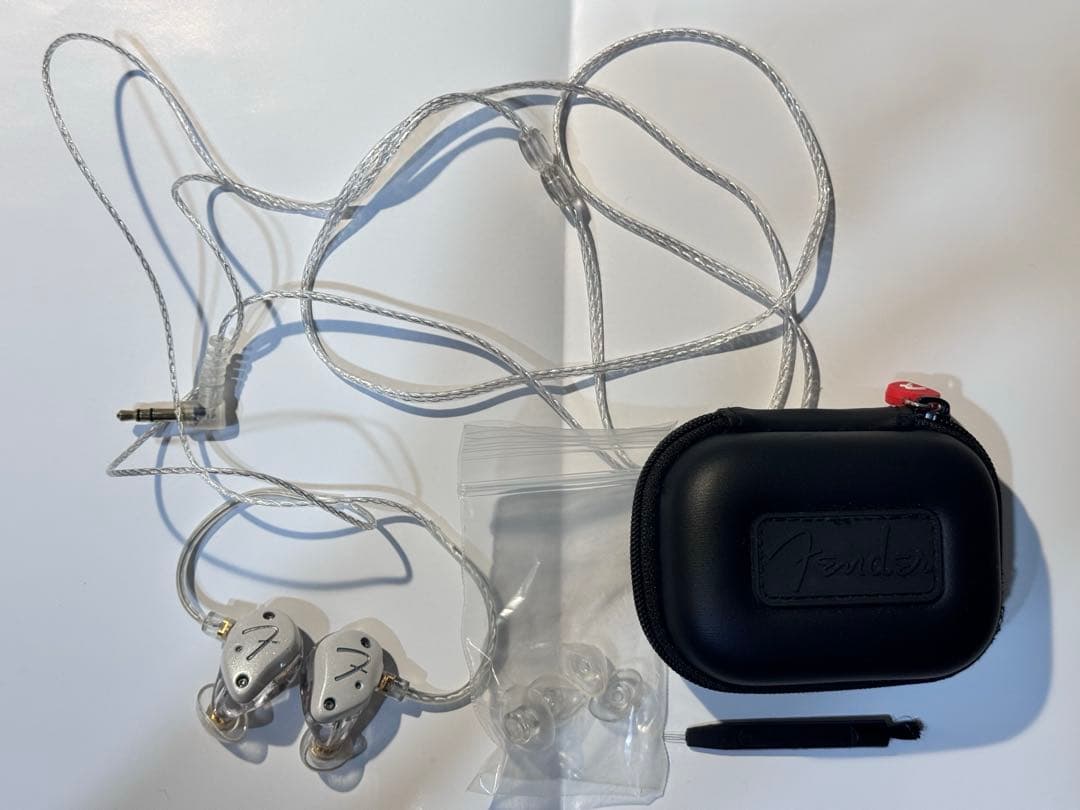 イヤホン FENDER FXA9 pearl white