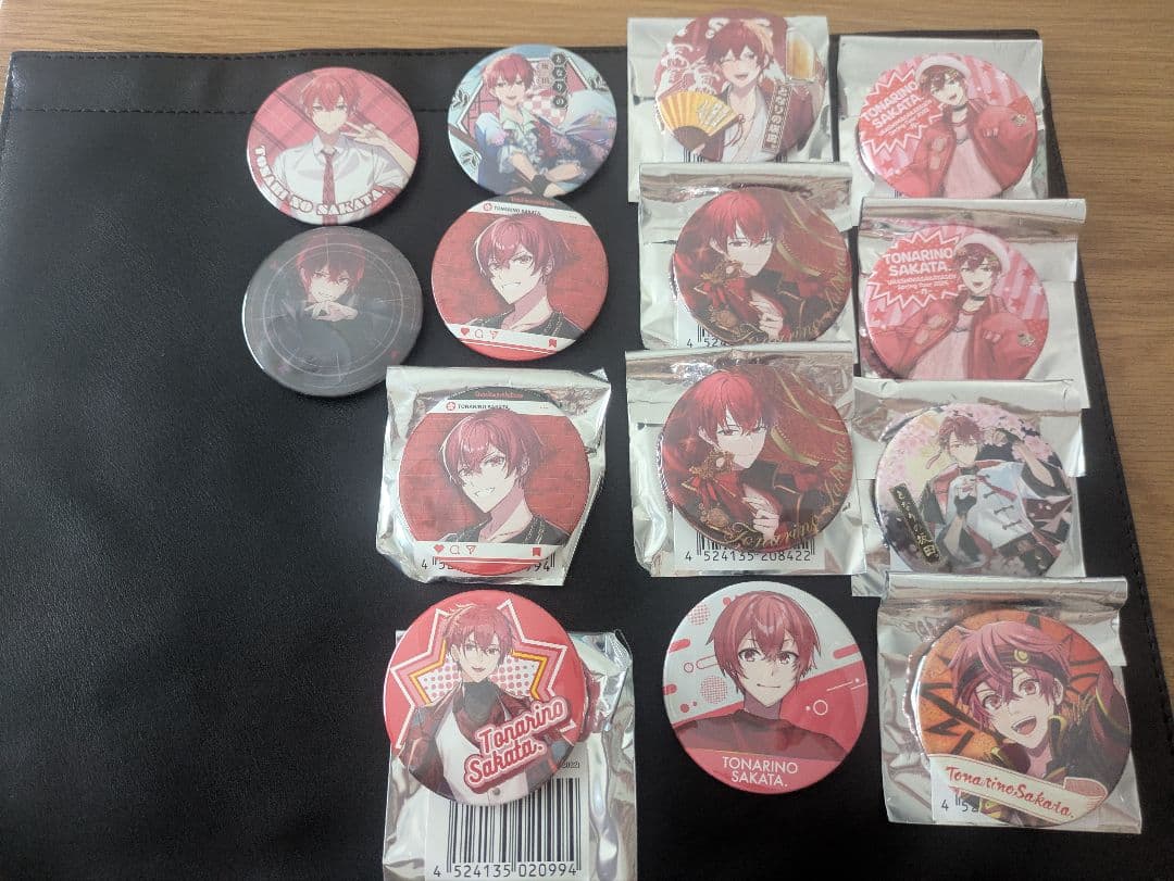 となりの坂田。等身あり　缶バッジ、そまうさ特典