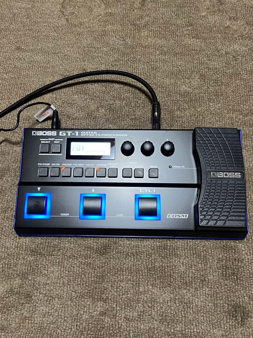 少し値下げ！BOSS GT-1 ギターエフェクター　教科書付き！