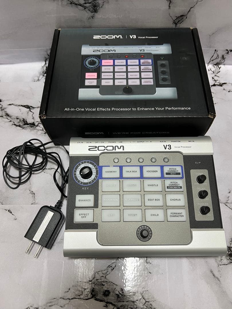 極美品！ZOOM V3ボーカルエフェクトプロセッサー「別売りの電源アダプター付」