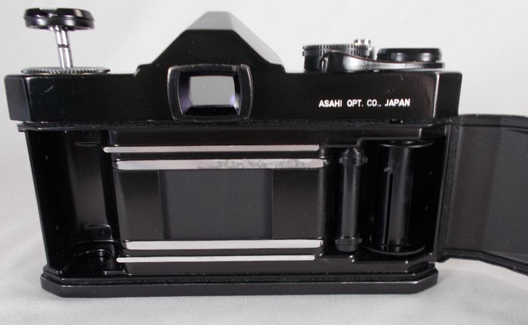 フィルムカメラ 整備済　 Pentax SP + レンズ f/1.8　E245