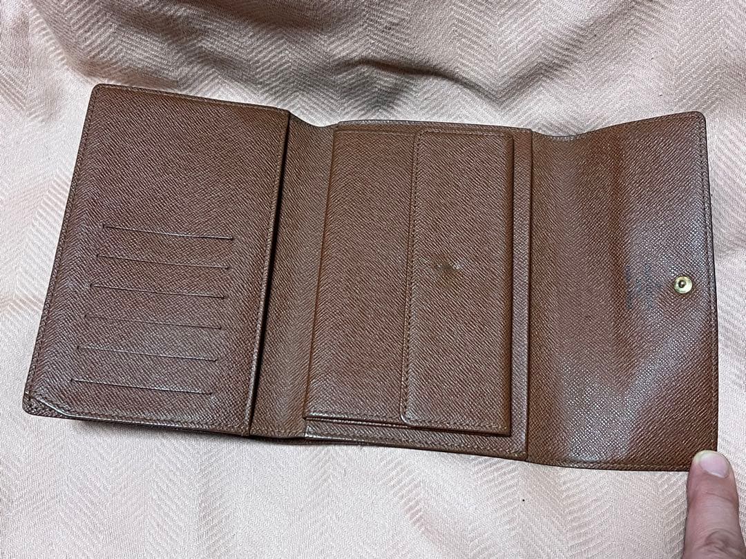 ルイヴィトン　三つ折り財布　モノグラム　ポルトトレゾール M61202