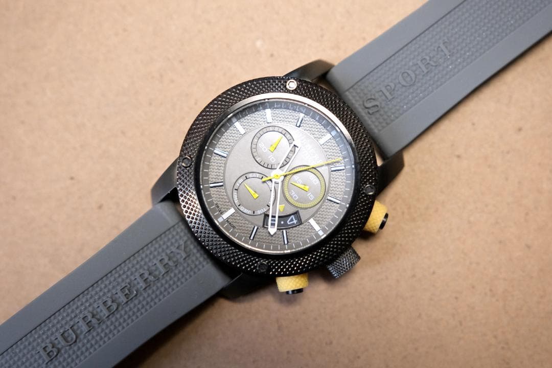 Burberry Sport グレー クロノグラフ 腕時計 （BU7713）