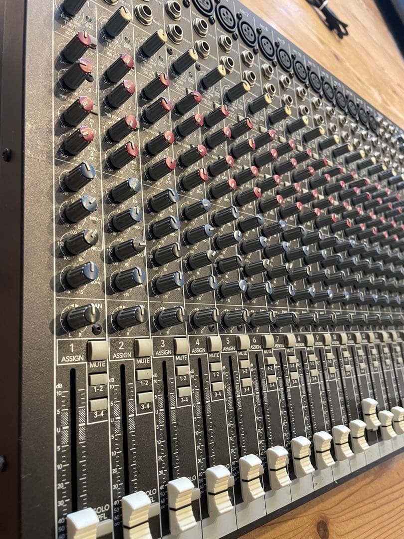 MACKIE CFX20 MIXER 20チャンネル