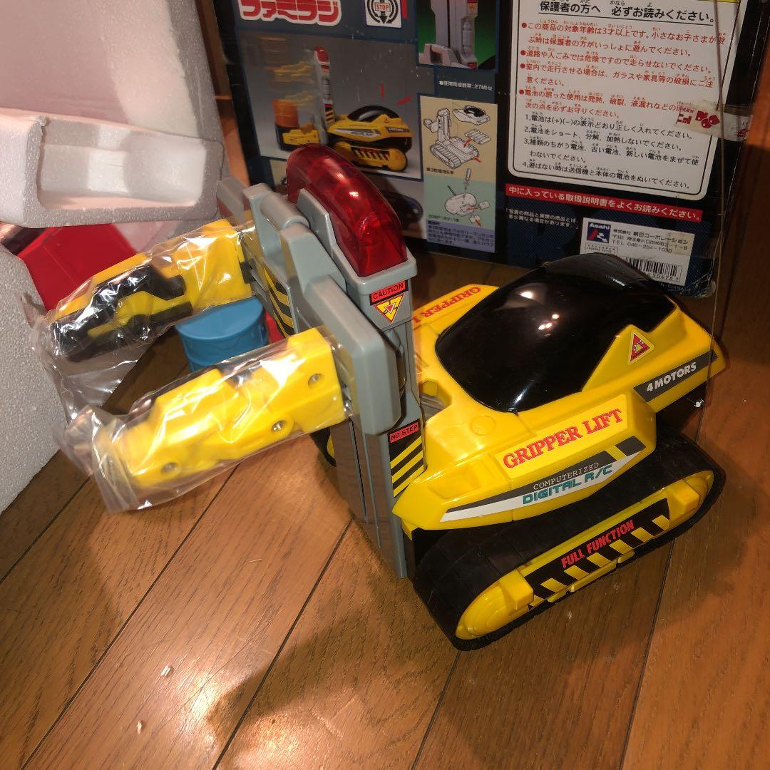 J*d様 珍品ラジコン　グリッパーリフト　送信機はジョイパッドタイプです！