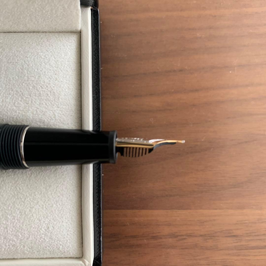 MONT BLANC ブラック 万年筆 Fペン先 P 145 106521
