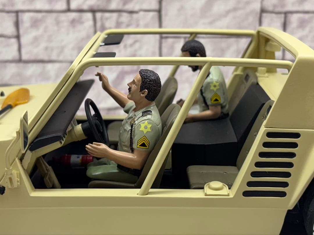 1/18ミニカー ランボルギーニ チーター　カスタム　フィギュア2体付き