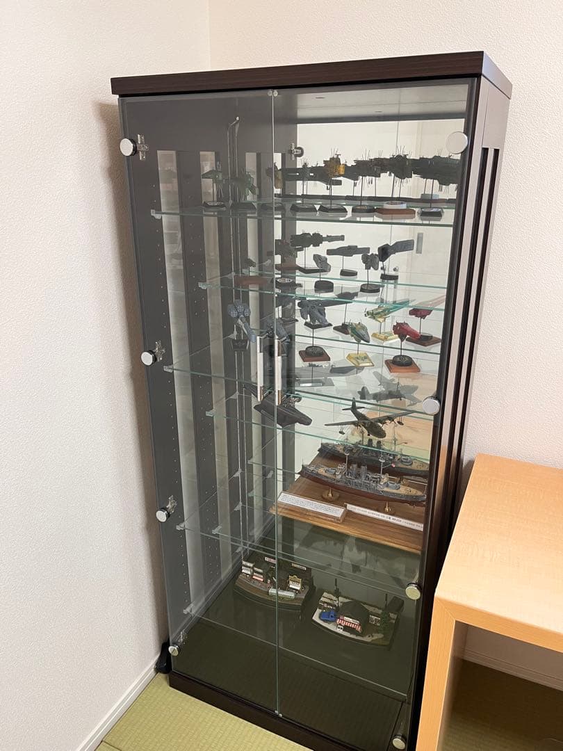 【美品】大川家具　LEDライト付きコレクションボード　ガラスショーケース