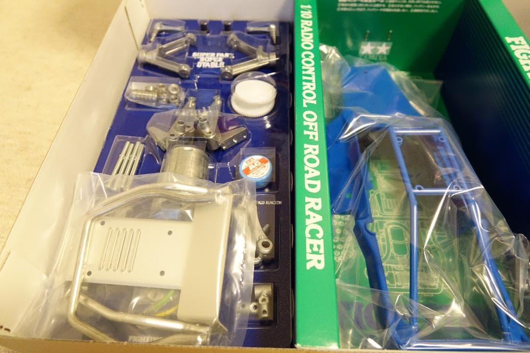 未使用品 タミヤ 47304 ファイティングバギー(2014)