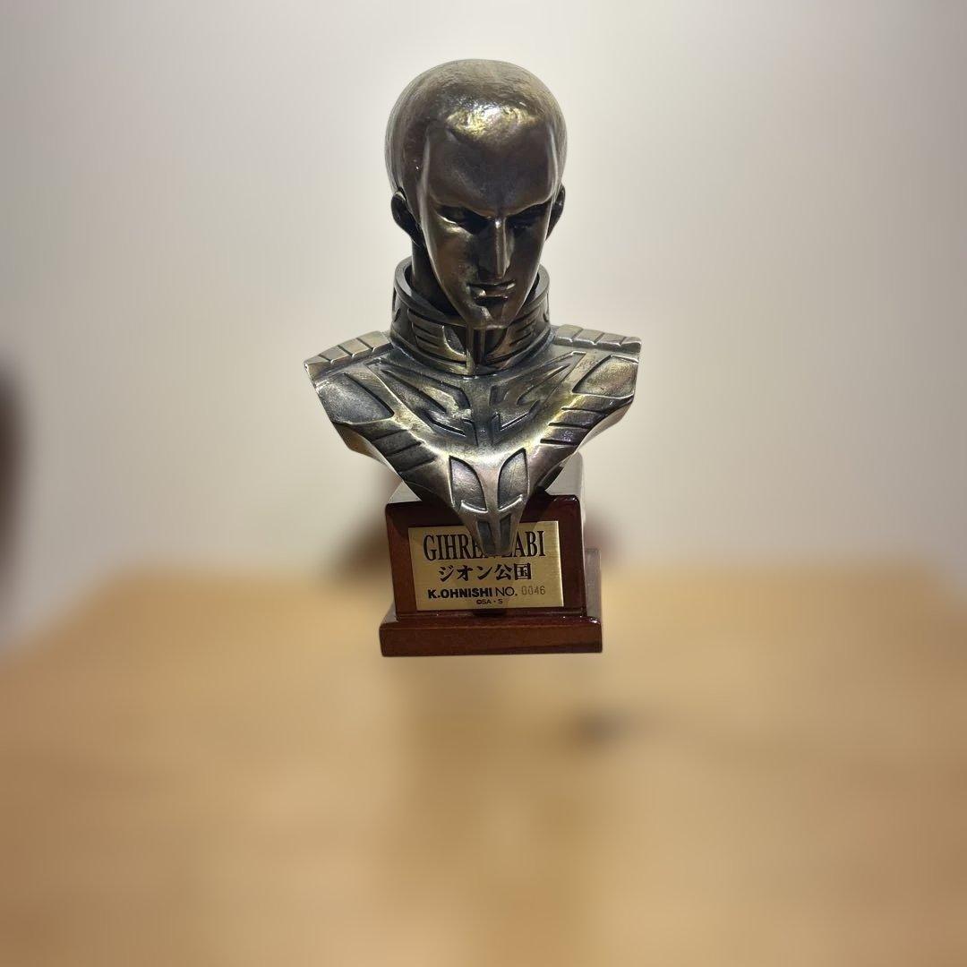 ギレン・ザビ バストアップ像