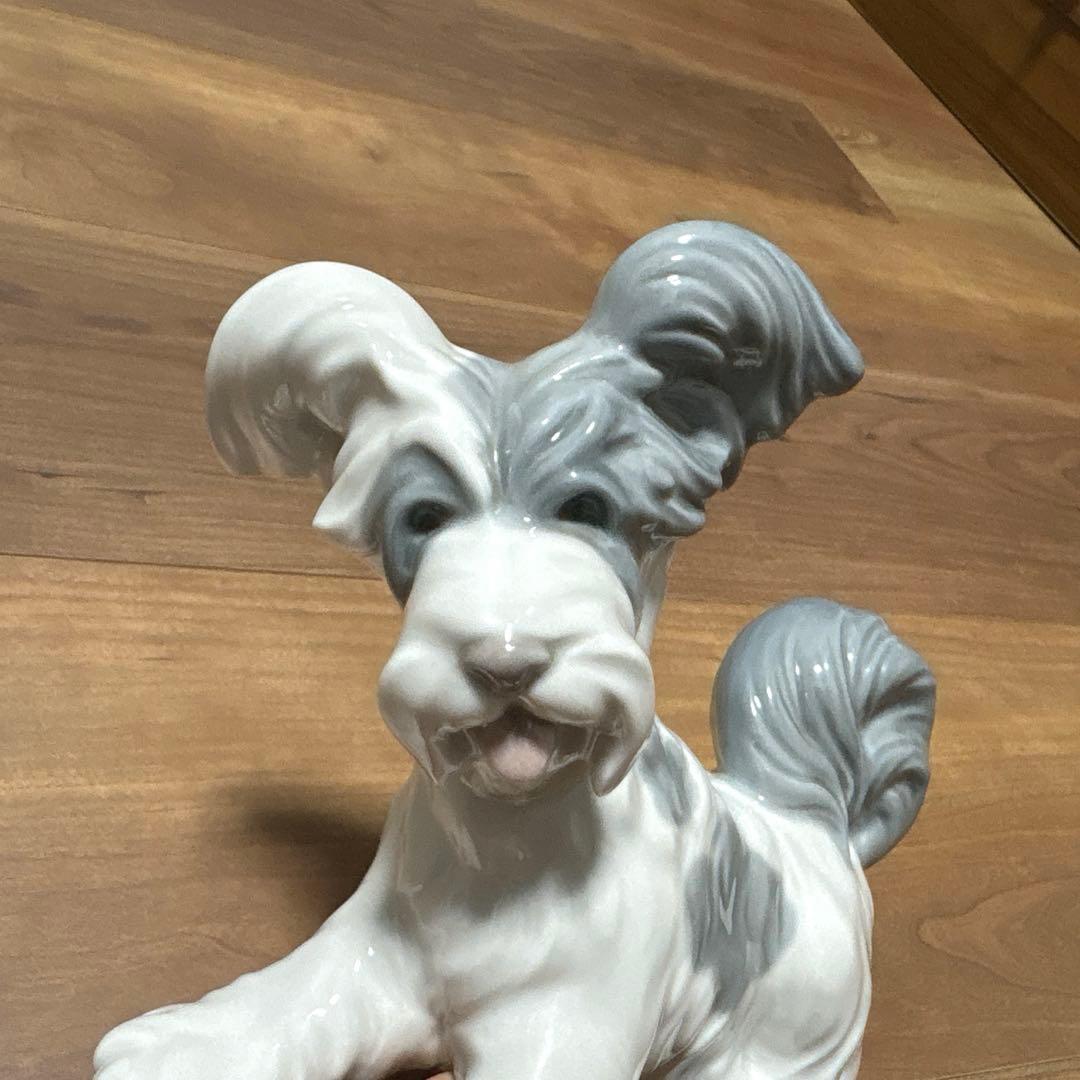 LLADROリヤドロ　犬の陶器(シュナウザー)置物