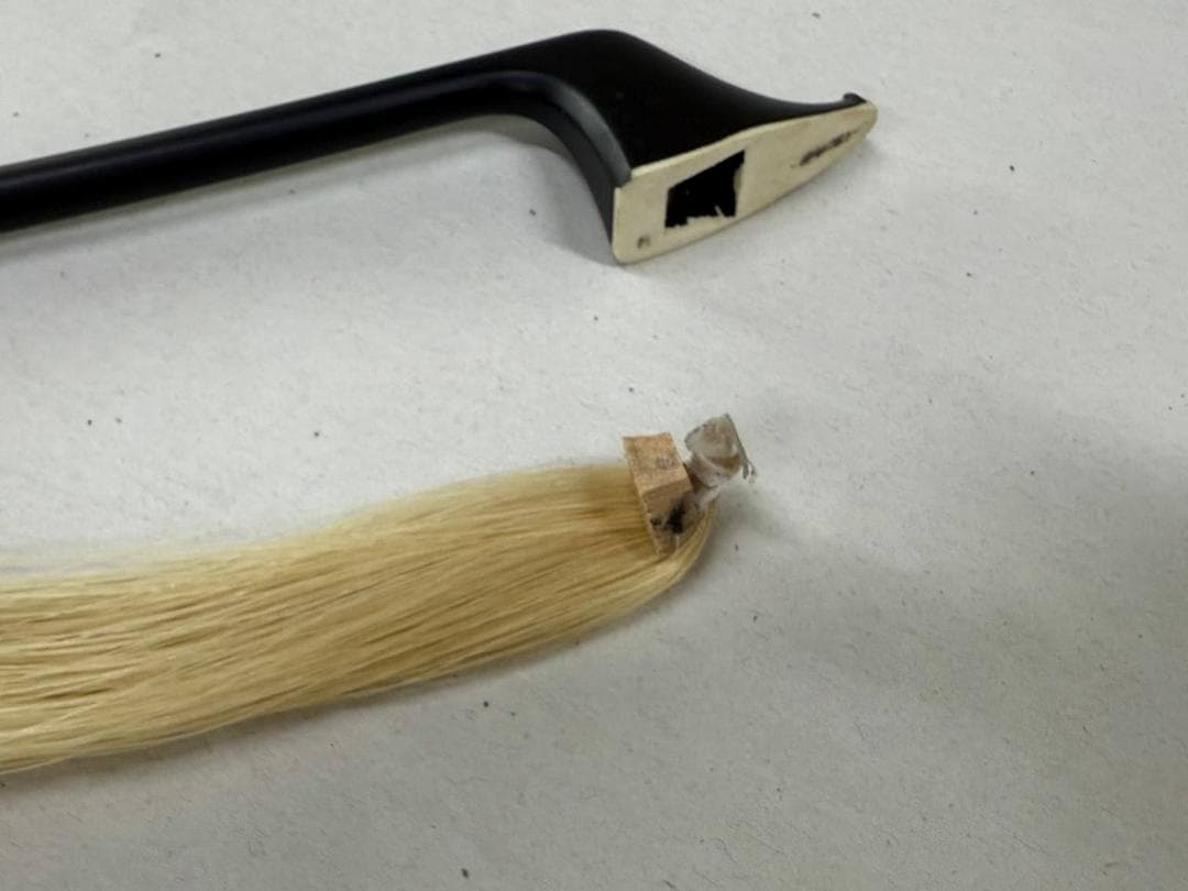 【訳あり】コントラバス弓　カーボン弓　毛替え必要　新品未使用