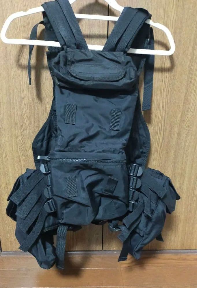 CP COMPANY タクティカルベスト 多機能　多目的　ミリタリー　アウトドア