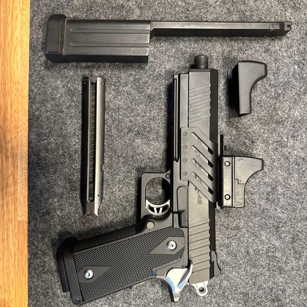 東京マルイ　ハイキャパE【拡張マガジン＆サイト付き】