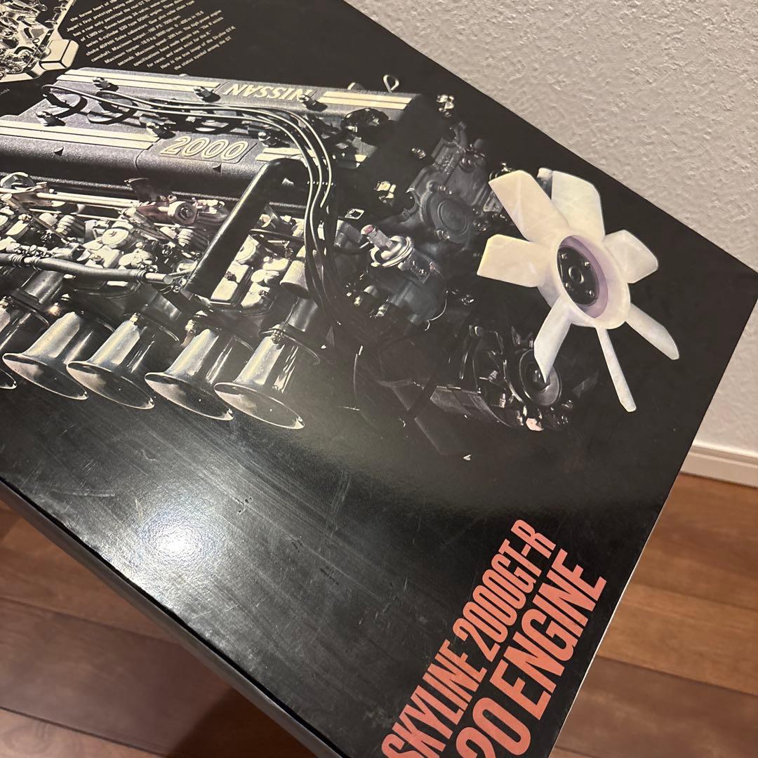 ニッサン　スカイラインGT-R エンジンパネルとおまけ