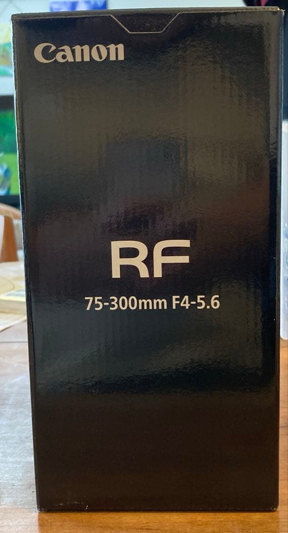 カメラレンズ RF 75-300mm F4-5.6 キャノンズーム　新品
