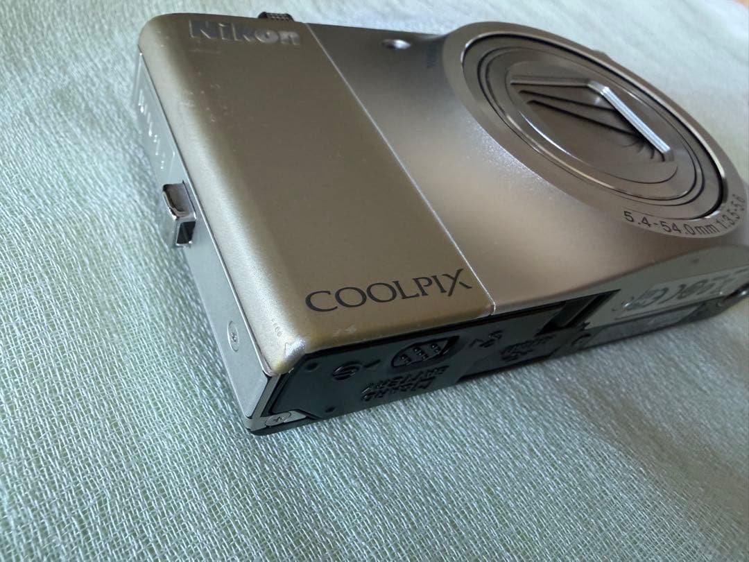 Nikon COOLPIX S8000 シルバー