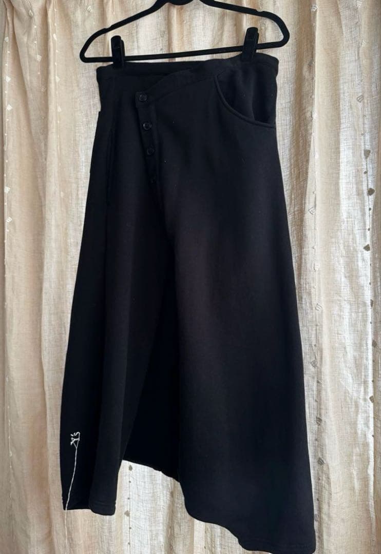 y's 黒サルエルパンツ ボタン付き