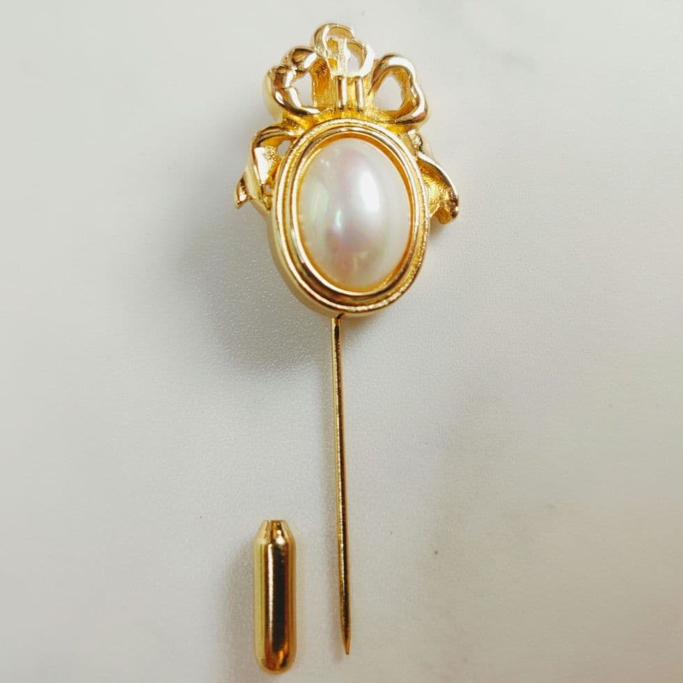 【美品✨】クリスチャンディオール　ピンブローチ　パール CDロゴ ゴールド金具