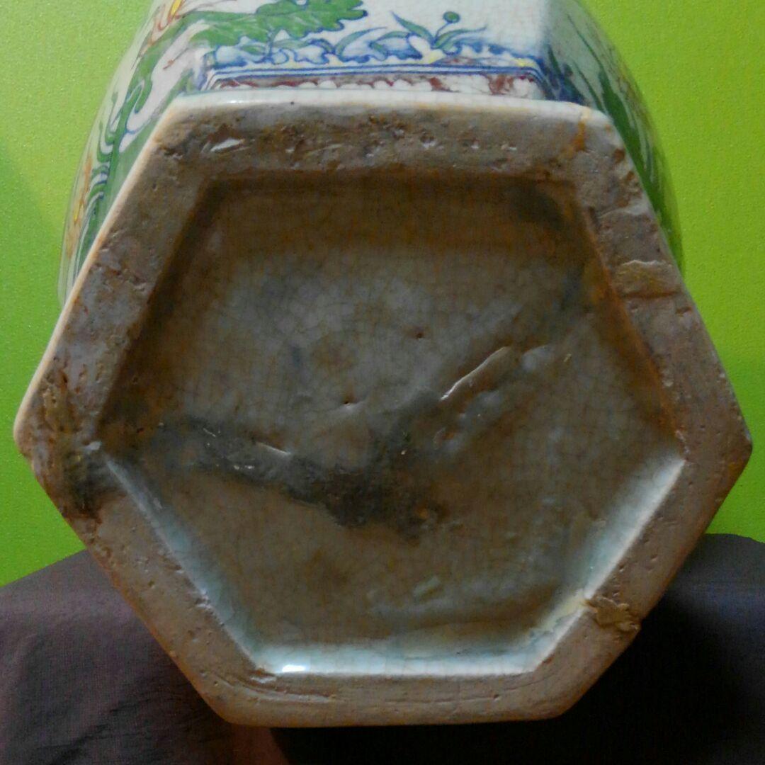 中国美術 5彩六角形壺　高さ35㎝