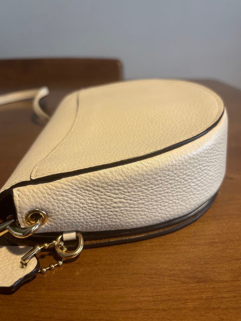 COACH コーチ ショルダーバッグ　ホワイトカラー系