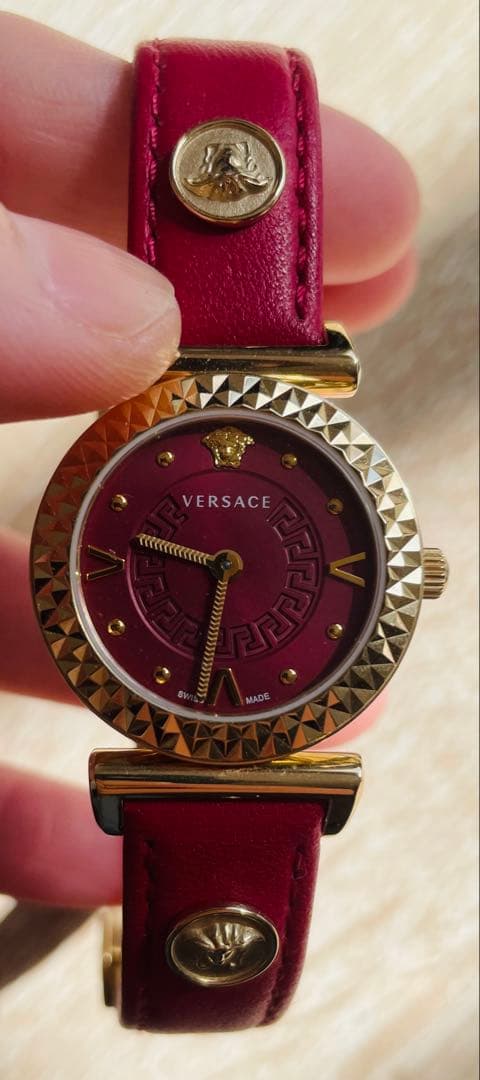 VERSACE レッドレザー時計
