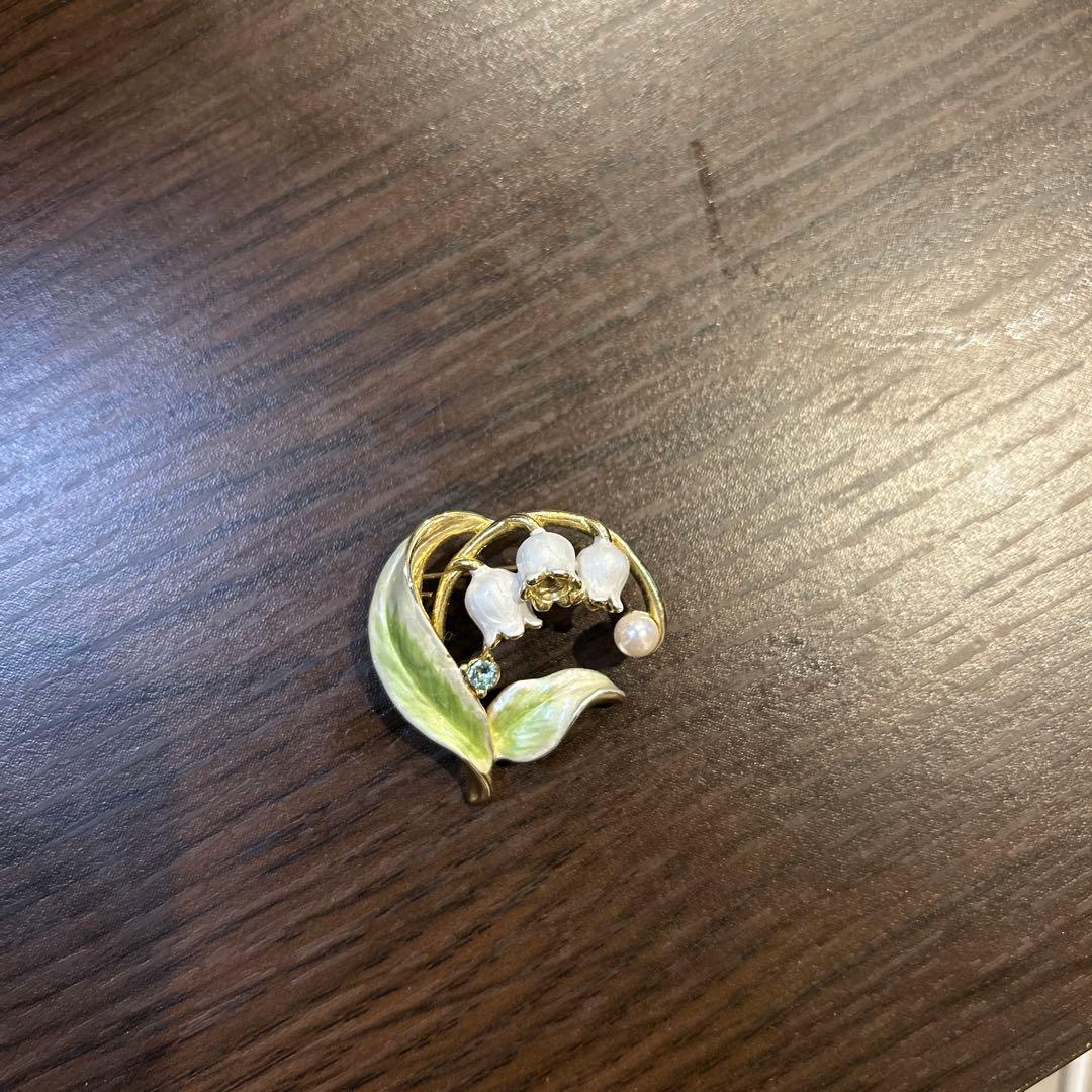 ヴァンドームブティック　すずらんブローチ