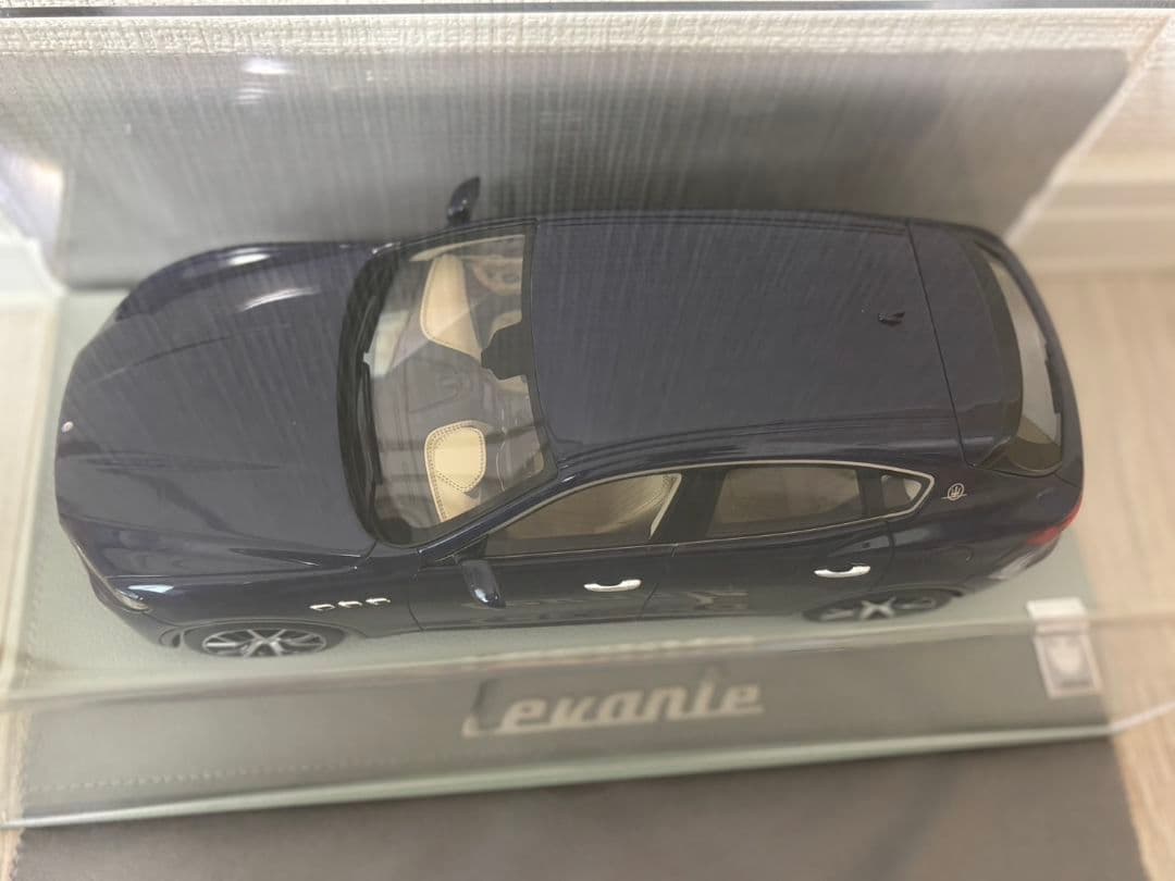 マセラティ　レヴァンテ ミニカー 1/18　ブルーパッシオーネ