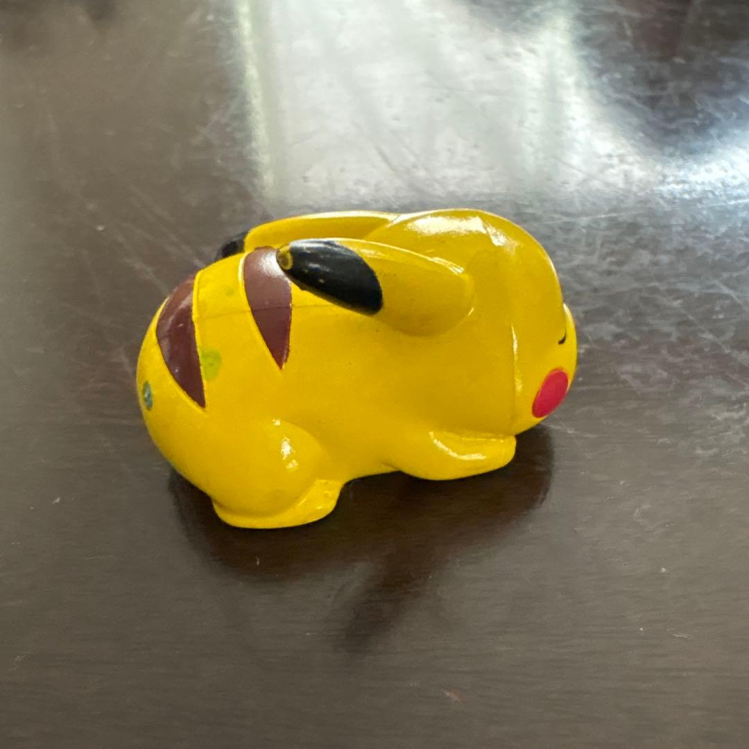 貴重　はつゆめポケモンフィギュア　ピカチュウ　モンコレ