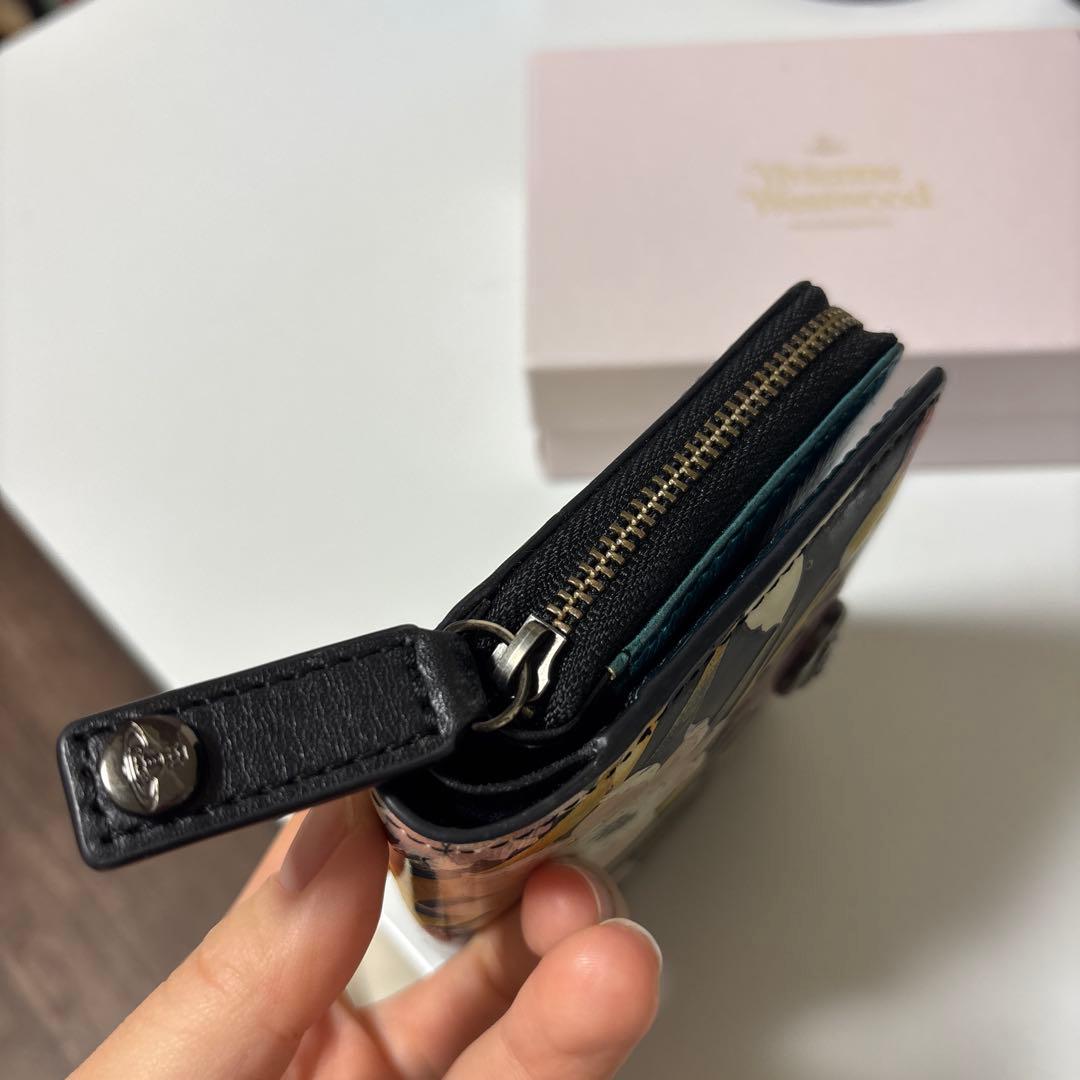 12/27取下。Vivienne Westwood 二つ折り財布 花柄 総柄