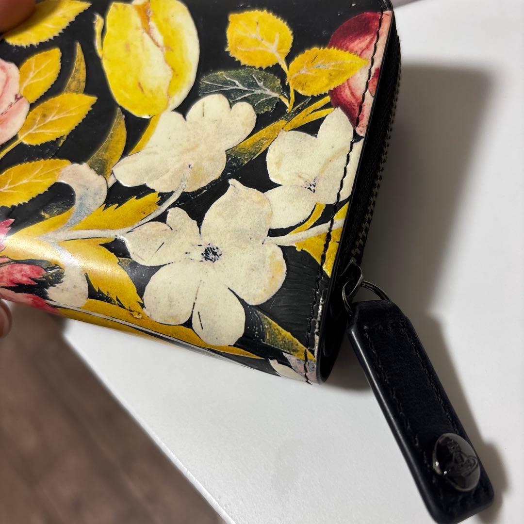 12/27取下。Vivienne Westwood 二つ折り財布 花柄 総柄