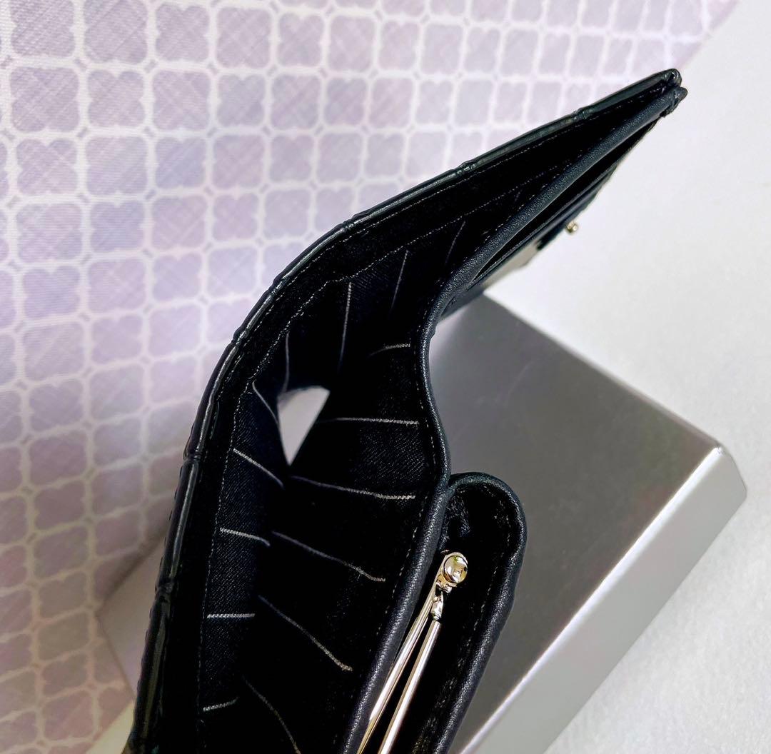 【新作✨️ショッパー付】ヴィヴィアン・ウエストウッド 折財布 黒