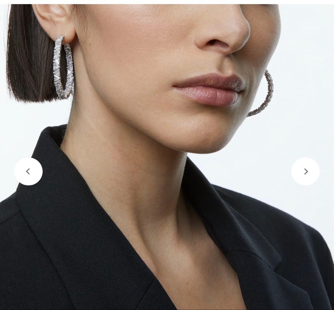 スワロフスキー　Ortyxトライアングルカット　フープピアス