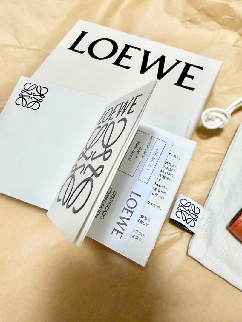 LOEWE オレンジ カーフスキン 三つ折り財布