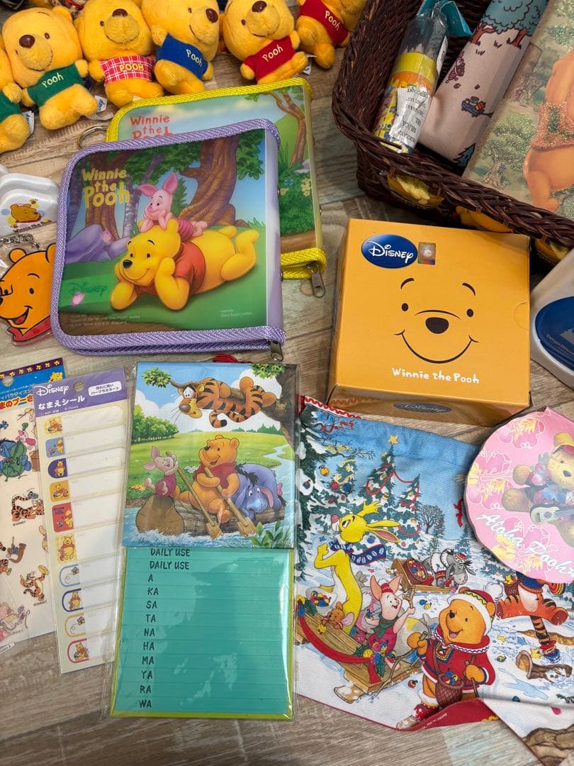 プーさん　イーヨー　ディズニー　まとめ売り　レアな商品あり　ぬいぐるみ　新品あり